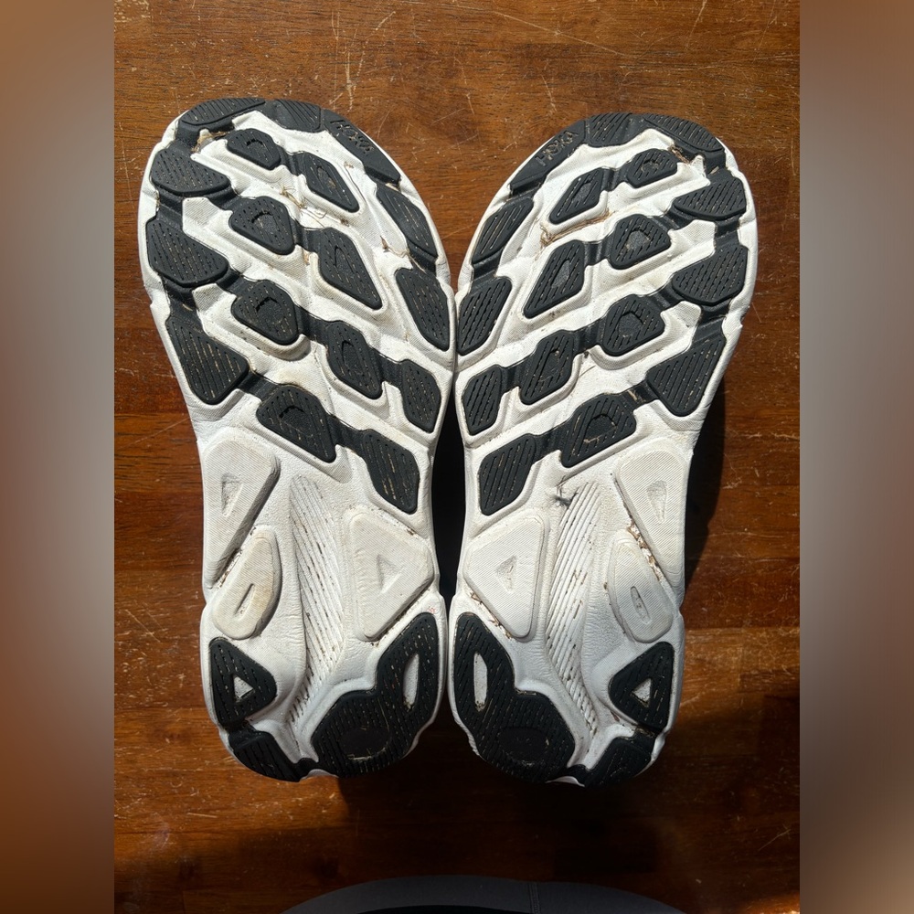 Hoka Black and White Clifton 9 Men’s Sneakers - Picture 9 of 9